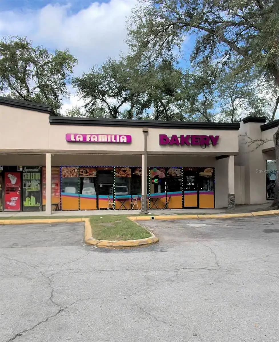La Familia Bakery