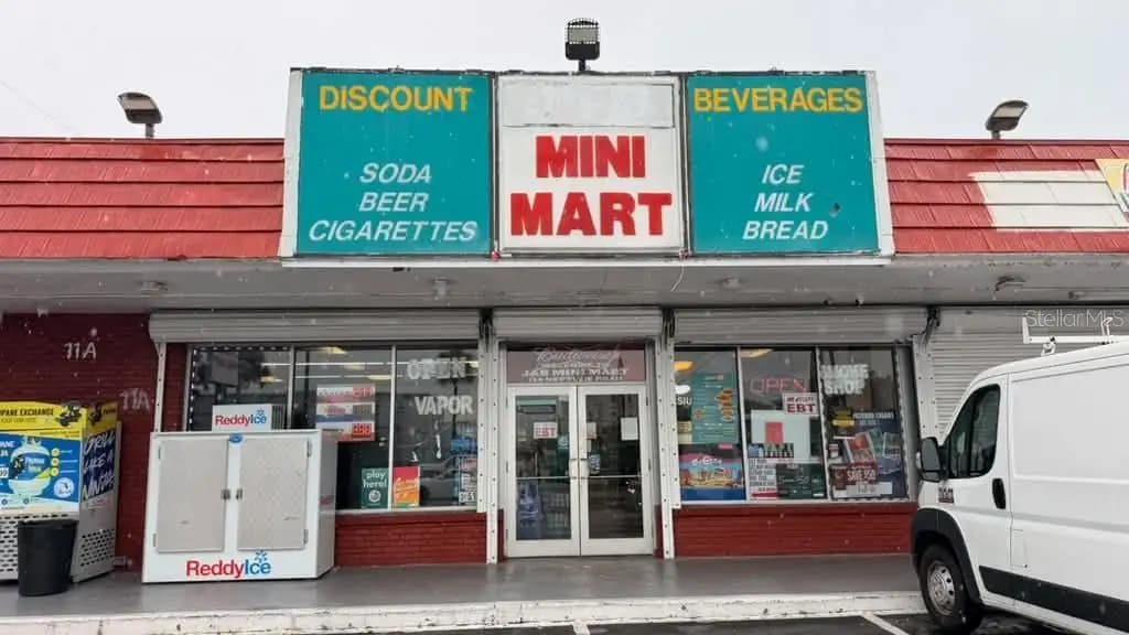 MINI MART
